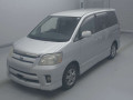 2005 Toyota Noah