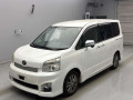 2013 Toyota Voxy