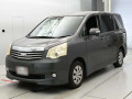 2011 Toyota Noah