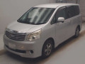 2010 Toyota Noah