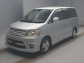 2004 Toyota Noah
