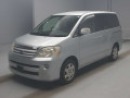 2005 Toyota Noah