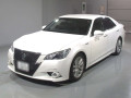 2013 Toyota Crown Hybrid