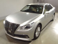 2013 Toyota Crown Hybrid