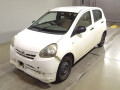 2013 Daihatsu Mira e:S