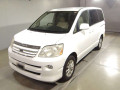 2005 Toyota Noah