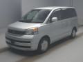 2002 Toyota Voxy