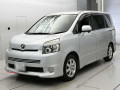 2007 Toyota Voxy