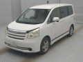 2010 Toyota Noah