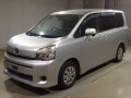 2010 Toyota Voxy