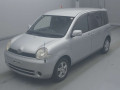 2004 Toyota Sienta