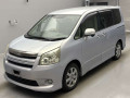 2010 Toyota Noah