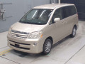 2005 Toyota Noah