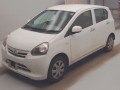 2013 Daihatsu Mira e:S