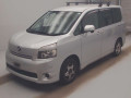 2007 Toyota Voxy