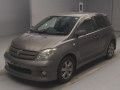 2005 Toyota IST
