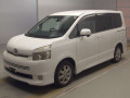 2007 Toyota Voxy