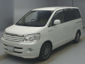 2004 Toyota Noah