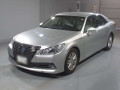 2013 Toyota Crown Hybrid