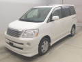 2005 Toyota Noah