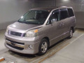 2003 Toyota Voxy