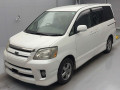 2005 Toyota Noah