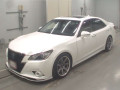 2014 Toyota Crown Hybrid