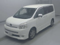 2010 Toyota Voxy