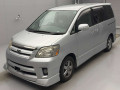 2005 Toyota Noah