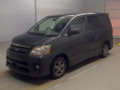 2004 Toyota Noah