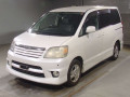 2003 Toyota Noah