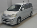 2005 Toyota Noah