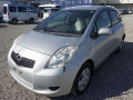 2005 Toyota Vitz