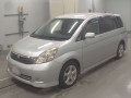 2005 Toyota Isis