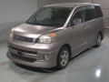 2004 Toyota Voxy