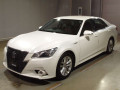 2013 Toyota Crown Hybrid