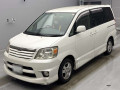 2004 Toyota Noah