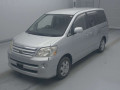 2005 Toyota Noah