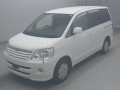 2003 Toyota Noah