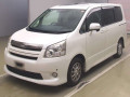 2010 Toyota Noah