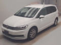 2017 Volkswagen Golf Touran