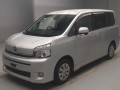 2010 Toyota Voxy