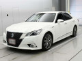 2013 Toyota Crown Hybrid
