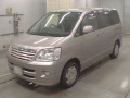 2003 Toyota Noah