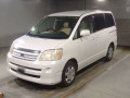 2005 Toyota Noah