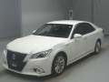 2013 Toyota Crown Hybrid