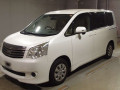 2013 Toyota Noah