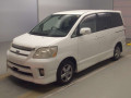 2005 Toyota Noah