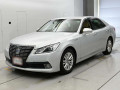 2013 Toyota Crown Hybrid