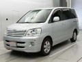 2003 Toyota Noah